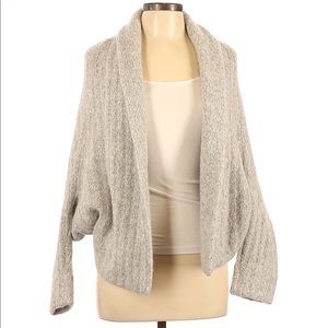 Vince size Large gray sweater